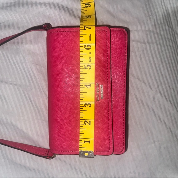 Kate Spade New York Crossbody EUC - Picture 9 of 11